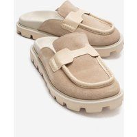 Wildleder-Mules mit markanter Profilsohle