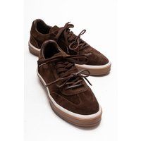 Hochwertige Sneaker aus Wildleder