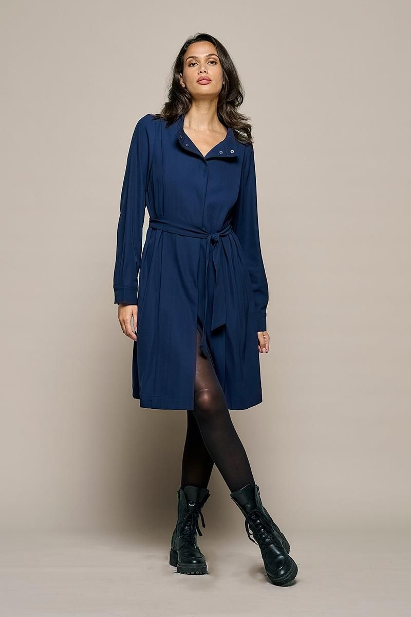 Elegantes Tunikakleid mit Gürtel