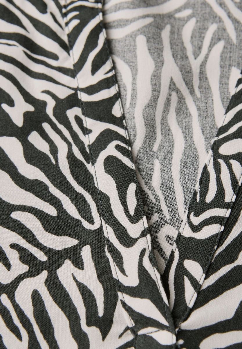 Bluse mit Zebra-Print und lockerer Passform