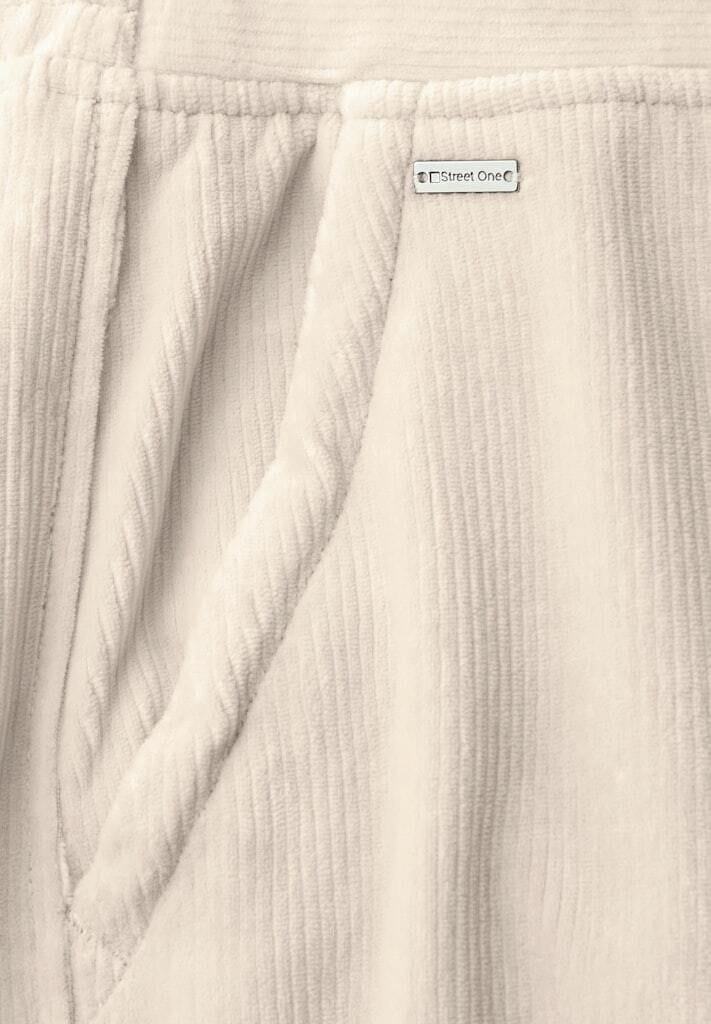 Gerade Cordhose mit hohem Bund