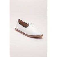 Minimalistische Leder-Slipper zum Reinschlüpfen