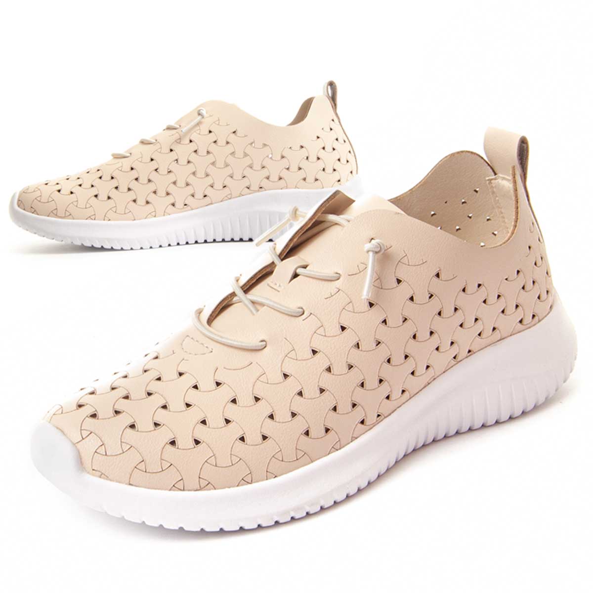 Bequemer Sneaker mit Laserschnitt-Muster