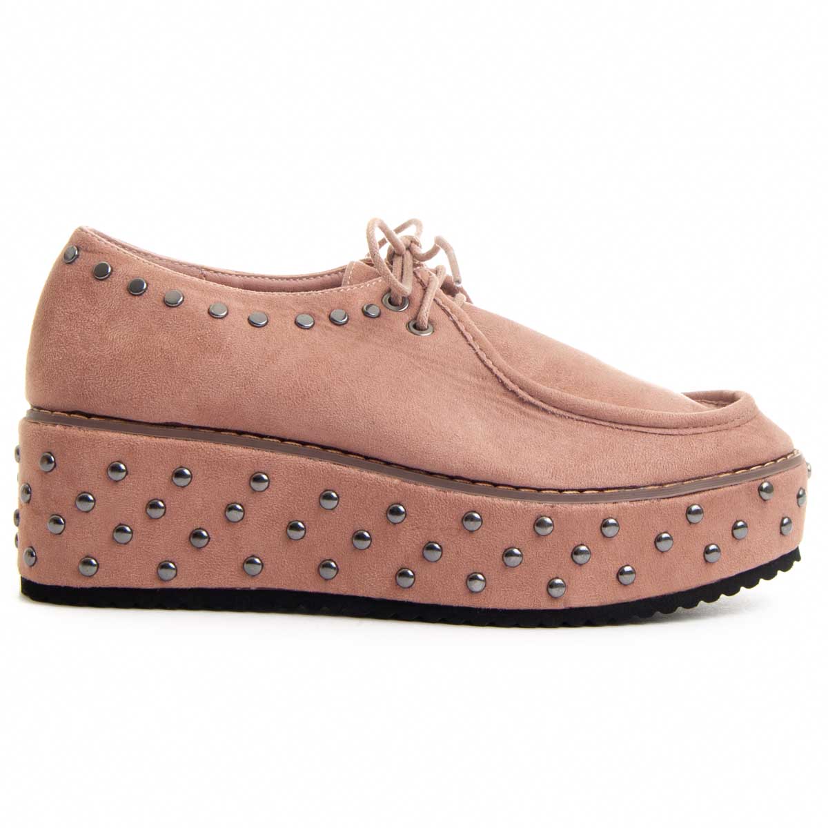Plateauschuhe mit Nietenbesatz