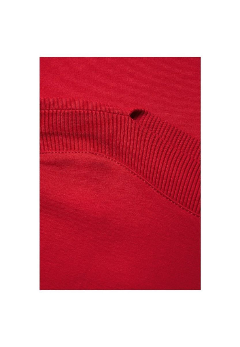 Rotes Langarmshirt mit U-Boot-Ausschnitt