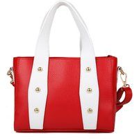 Strukturierte Leder-Henkeltasche mit Nieten