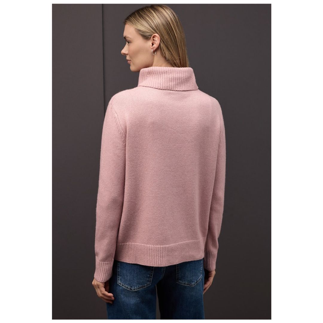 Kuscheliger Feinstrick-Rollkragenpullover