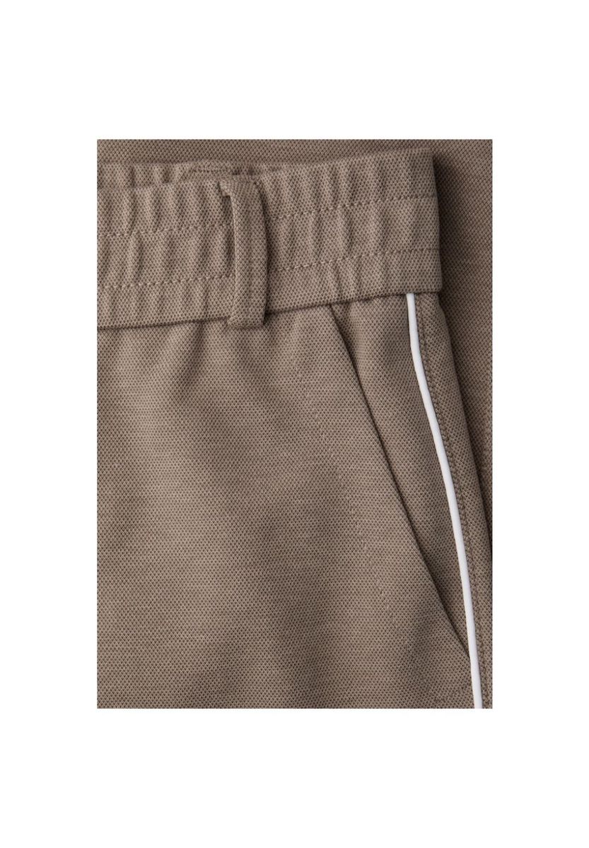 Schmal zulaufende Freizeithose mit Seitenstreifen