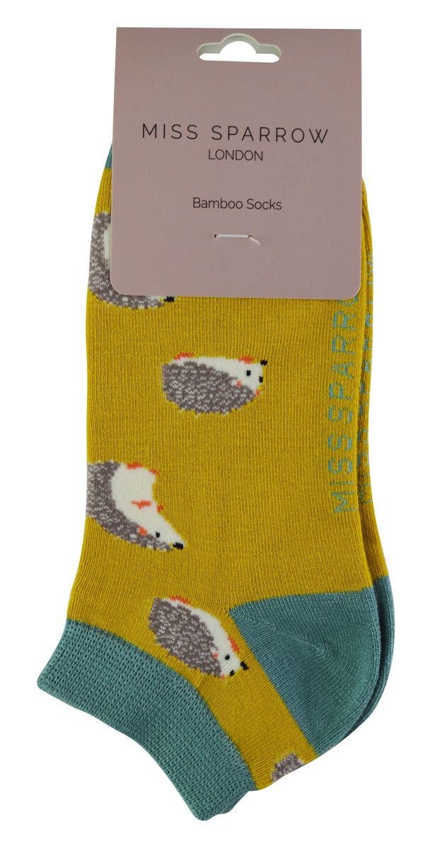 Verspielte Sneaker-Socken mit Igel-Muster
