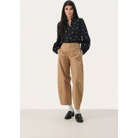 Klassische Chino mit weitem Bein