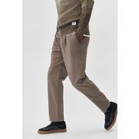 Moderne Bundfaltenhose mit geradem Bein