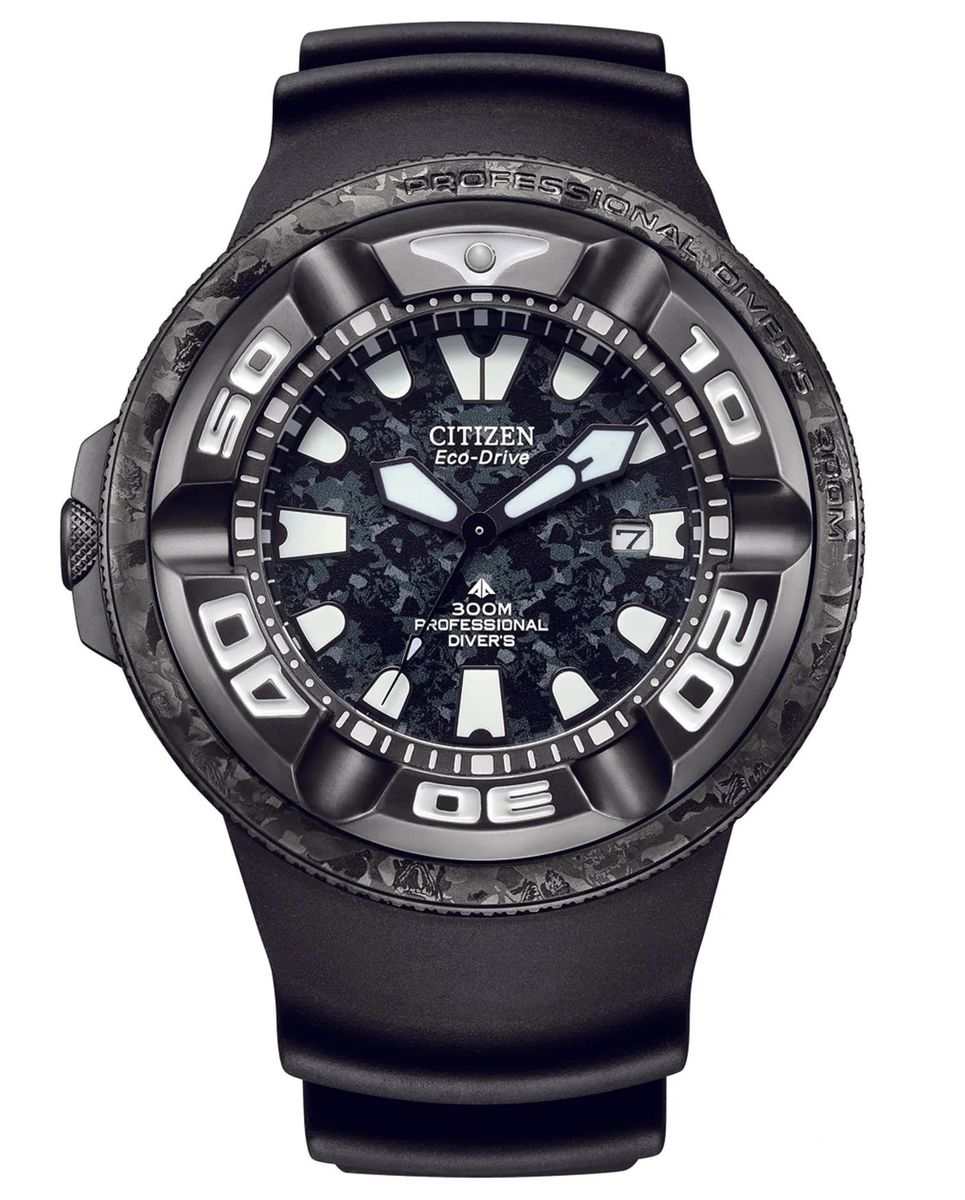 Professionelle Taucheruhr mit Carbon-Lünette