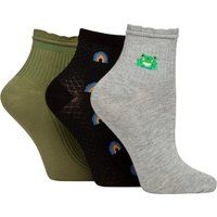 Bestickte Socken mit Rüschensaum