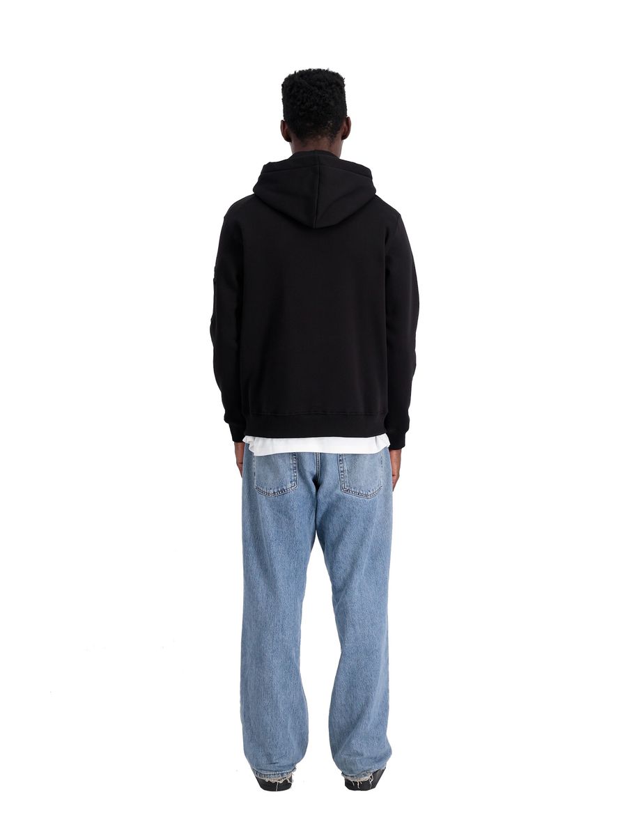 Kapuzenpullover mit charakteristischer Utility-Tasche