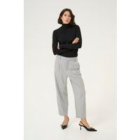 Eng anliegender Rollkragen-Strickpullover