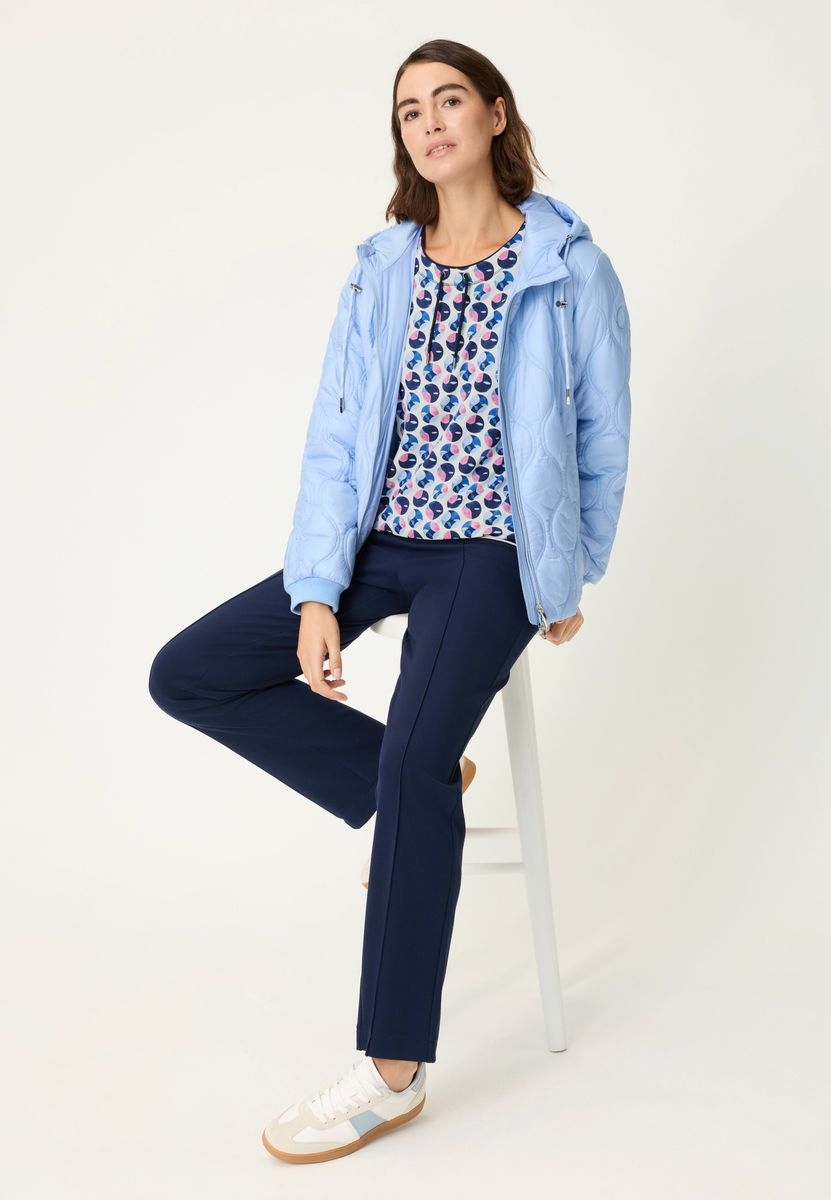 Top mit geometrischem Viskose-Stretch-Print
