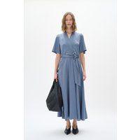 Minimalistisches Midaxi-Wickelkleid