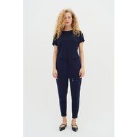 Minimalistischer kurzärmeliger Jumpsuit