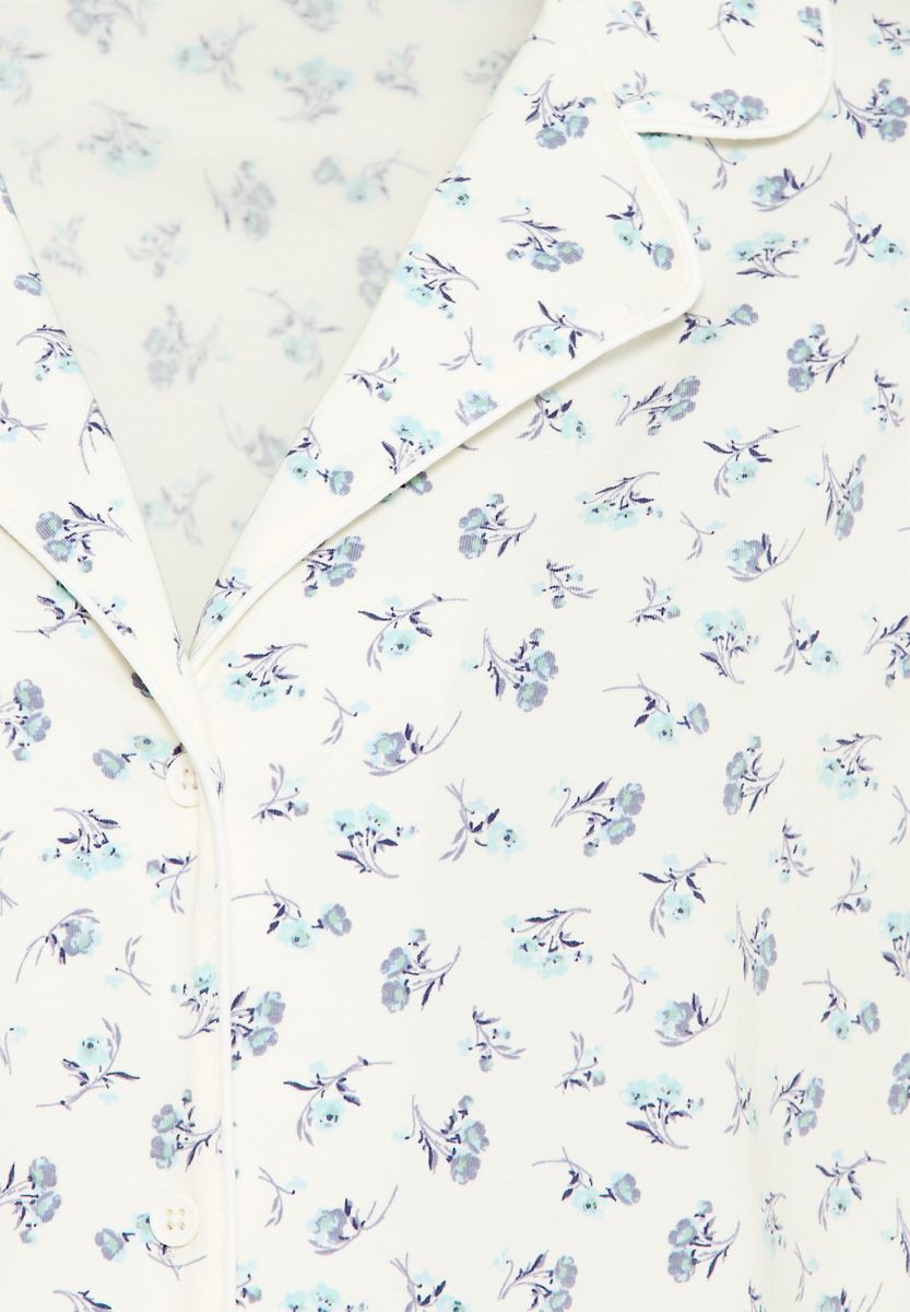 Kurzärmeliger Pyjama mit Blumenmuster