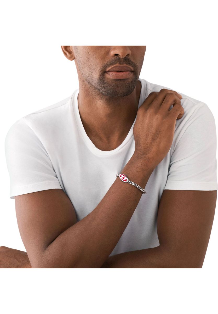 Silbernes Kettenarmband mit rotem Akzent