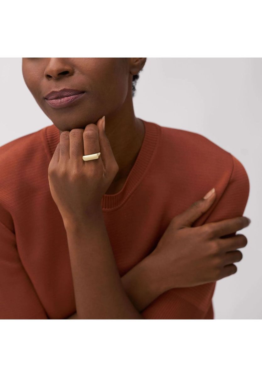 Klassischer Goldring aus Edelstahl