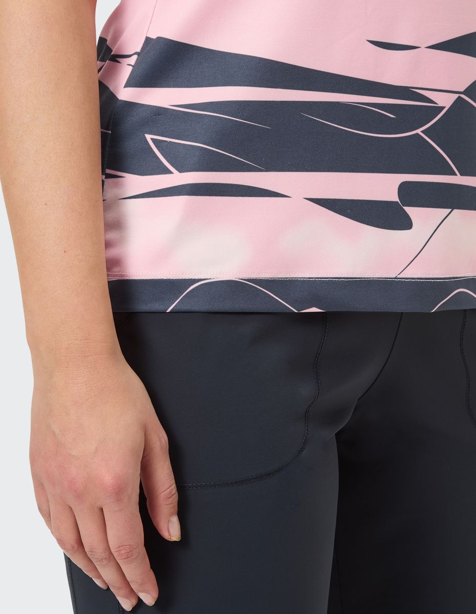 Sportshirt mit abstraktem Wellenprint