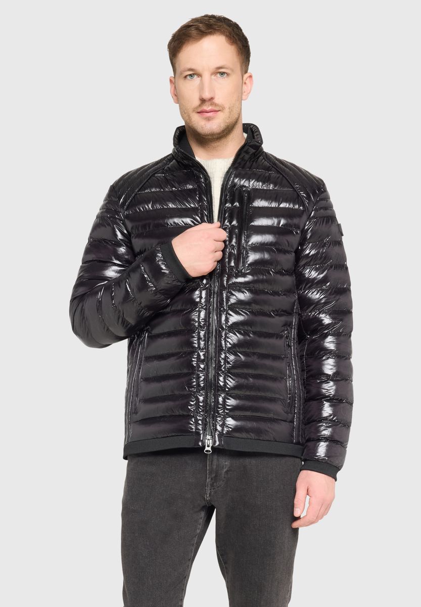 Glänzende Steppjacke mit Stehkragen