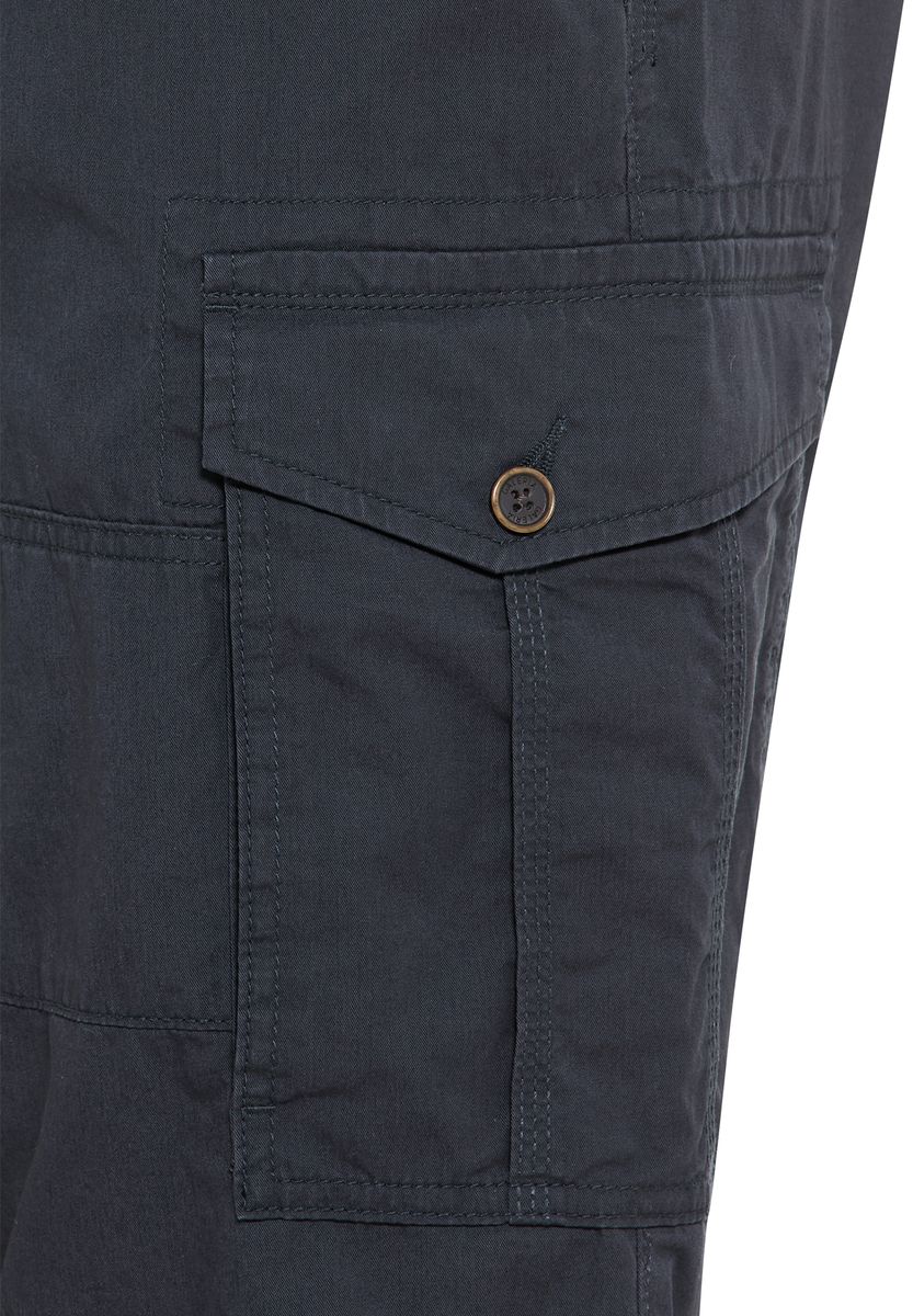 Bermuda-Shorts im Utility-Stil