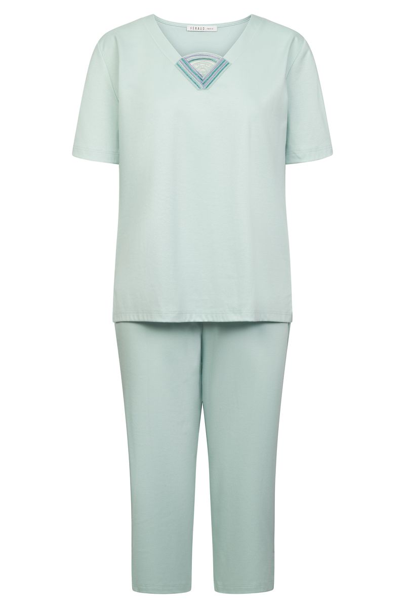 Capri-Pyjama mit besticktem V-Ausschnitt