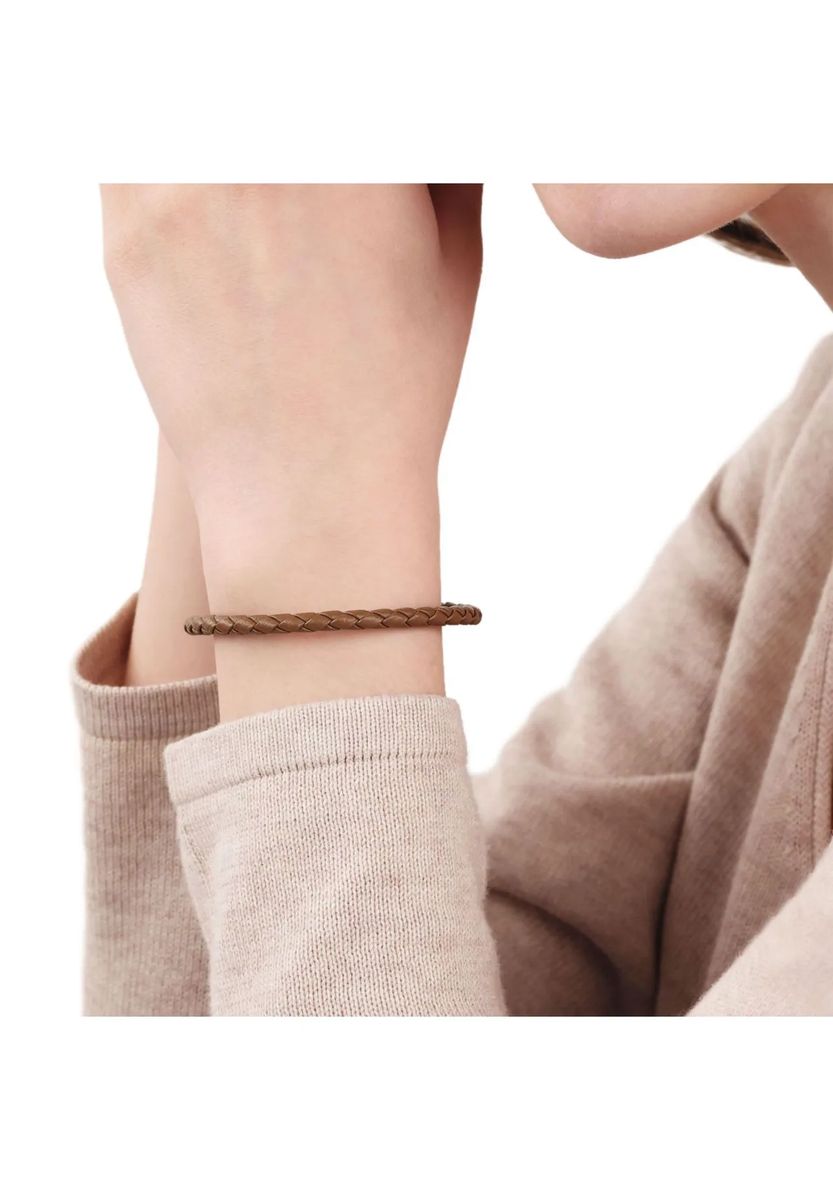 Geflochtenes Lederarmband mit Anhängern