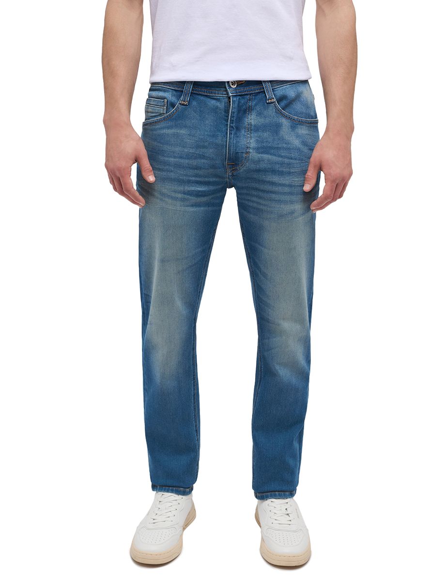 Schmale Jeans in Used-Optik