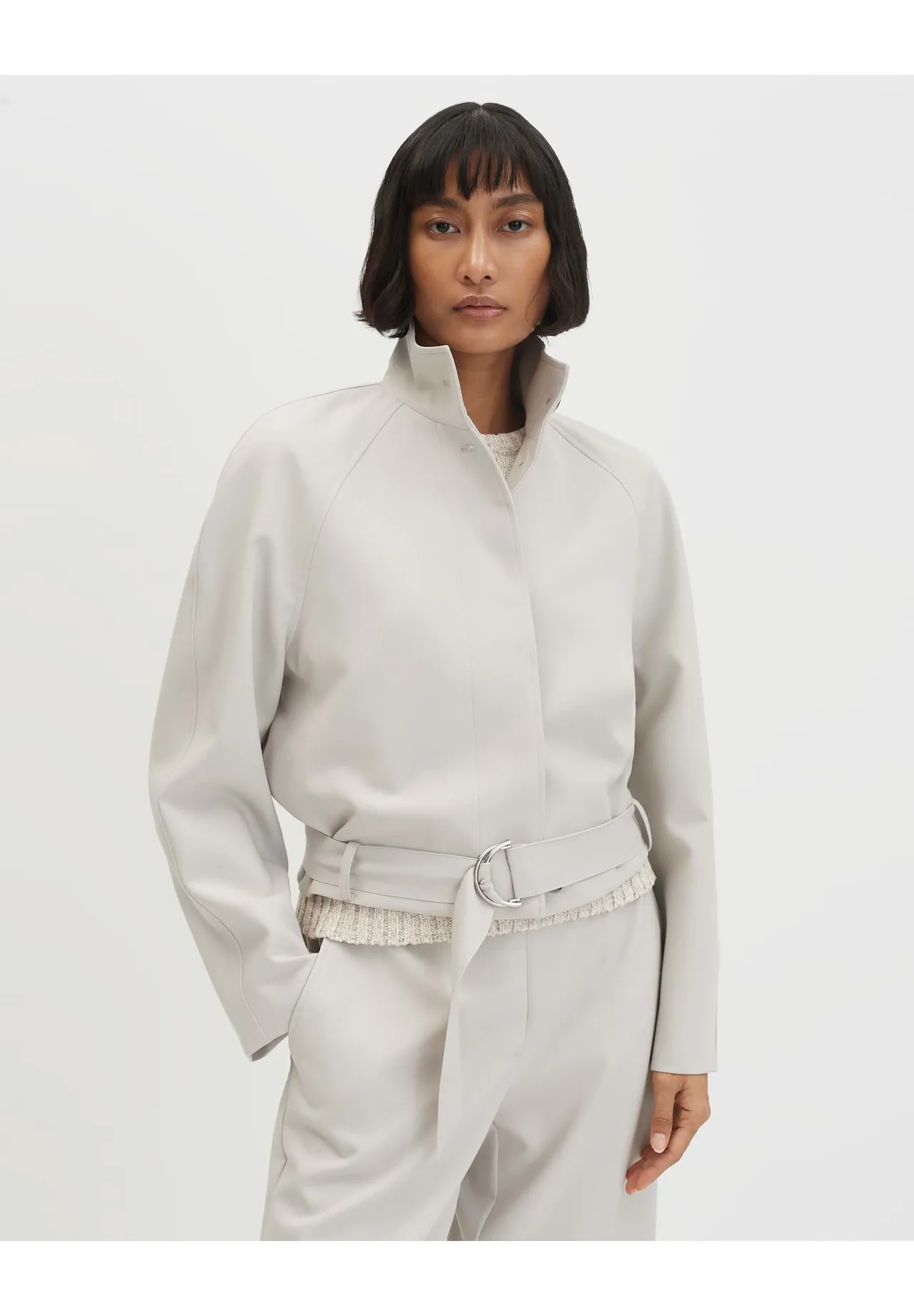 Minimalistischer Blouson mit Gürtel