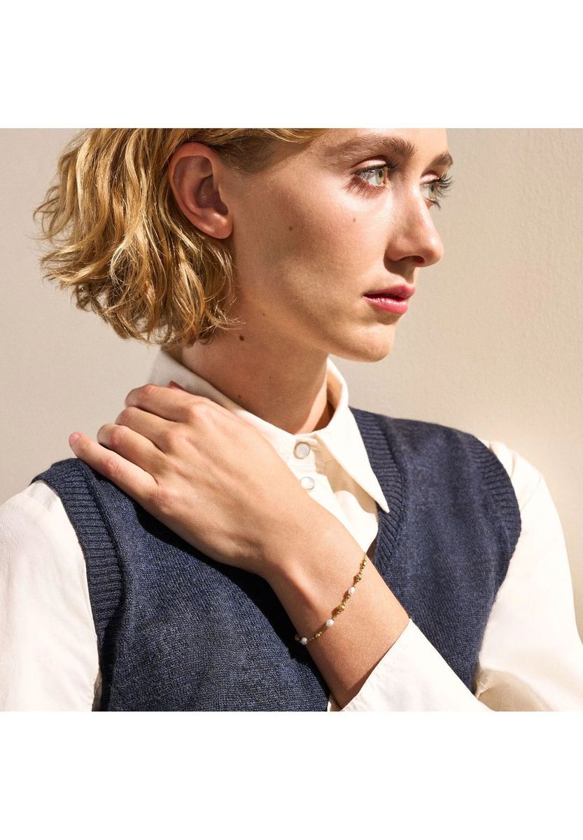 Goldfarbenes Edelstahlarmband mit Süßwasserperlen