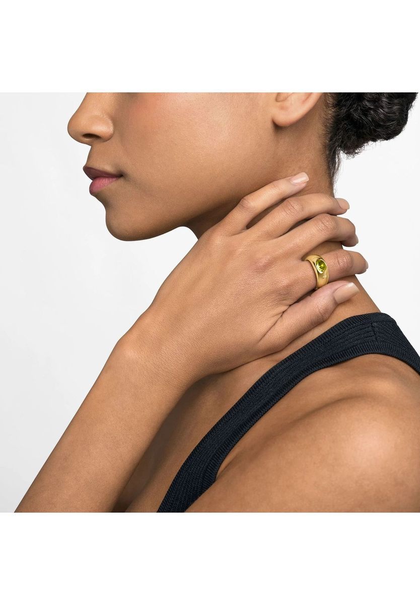 Goldfarbener Ring mit Peridot-Zirkonia
