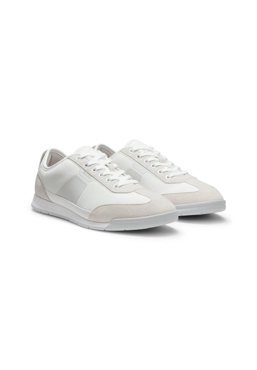 Sportliche Low-Top Sneaker im Materialmix