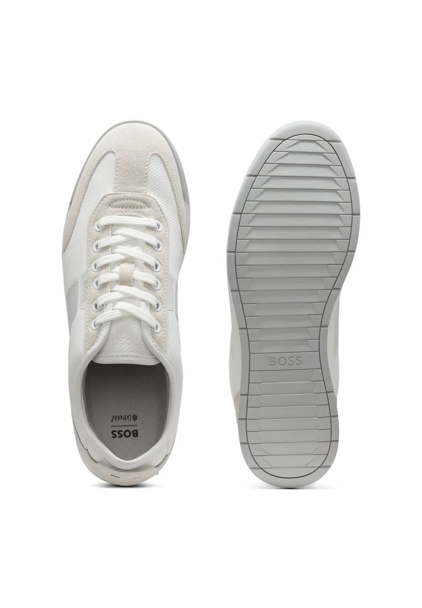 Sportliche Low-Top Sneaker im Materialmix