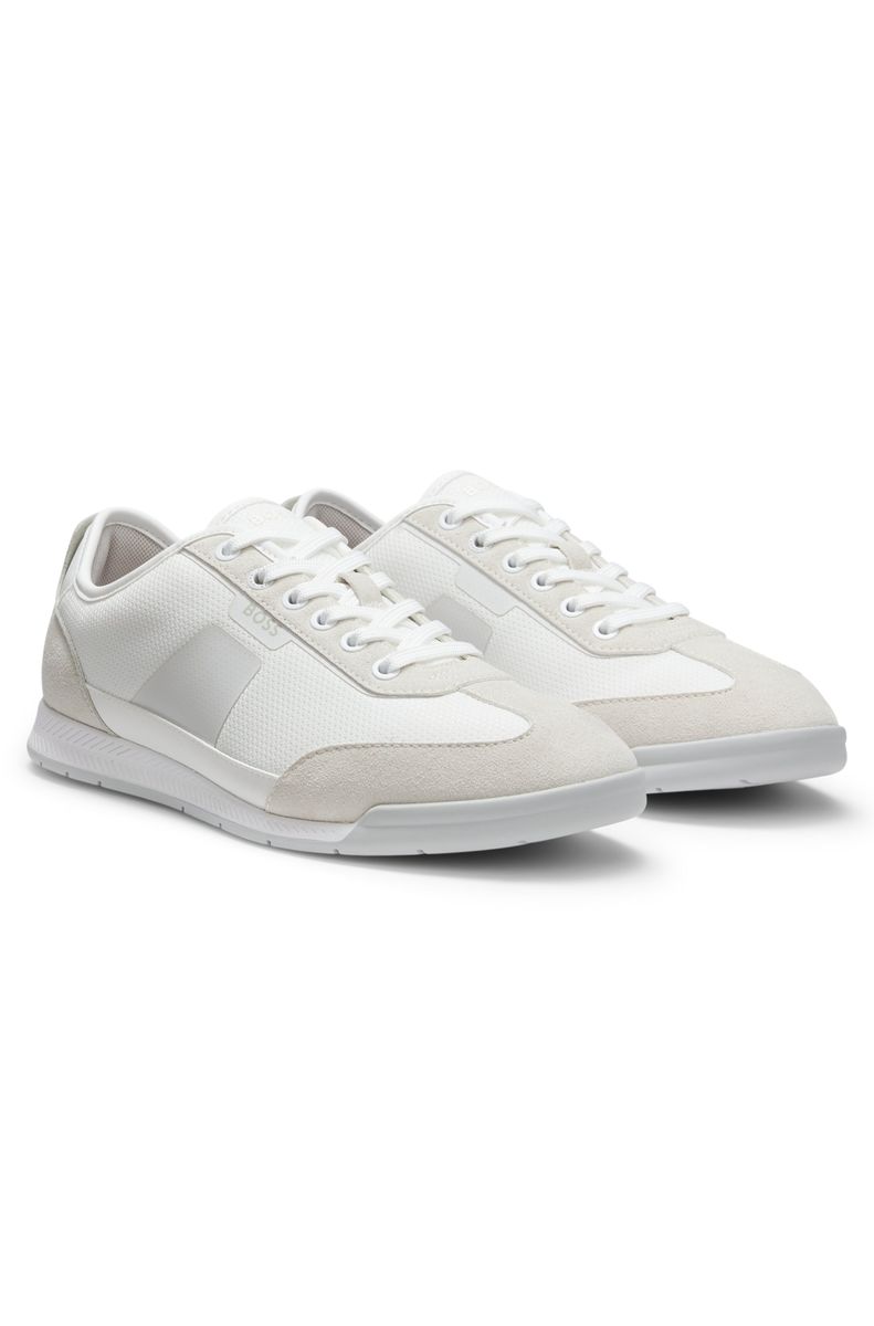 Sportliche Low-Top Sneaker im Materialmix