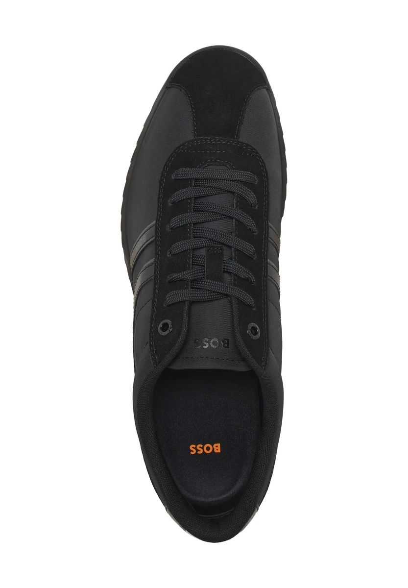 Flache Urban-Sneaker zum Schnüren