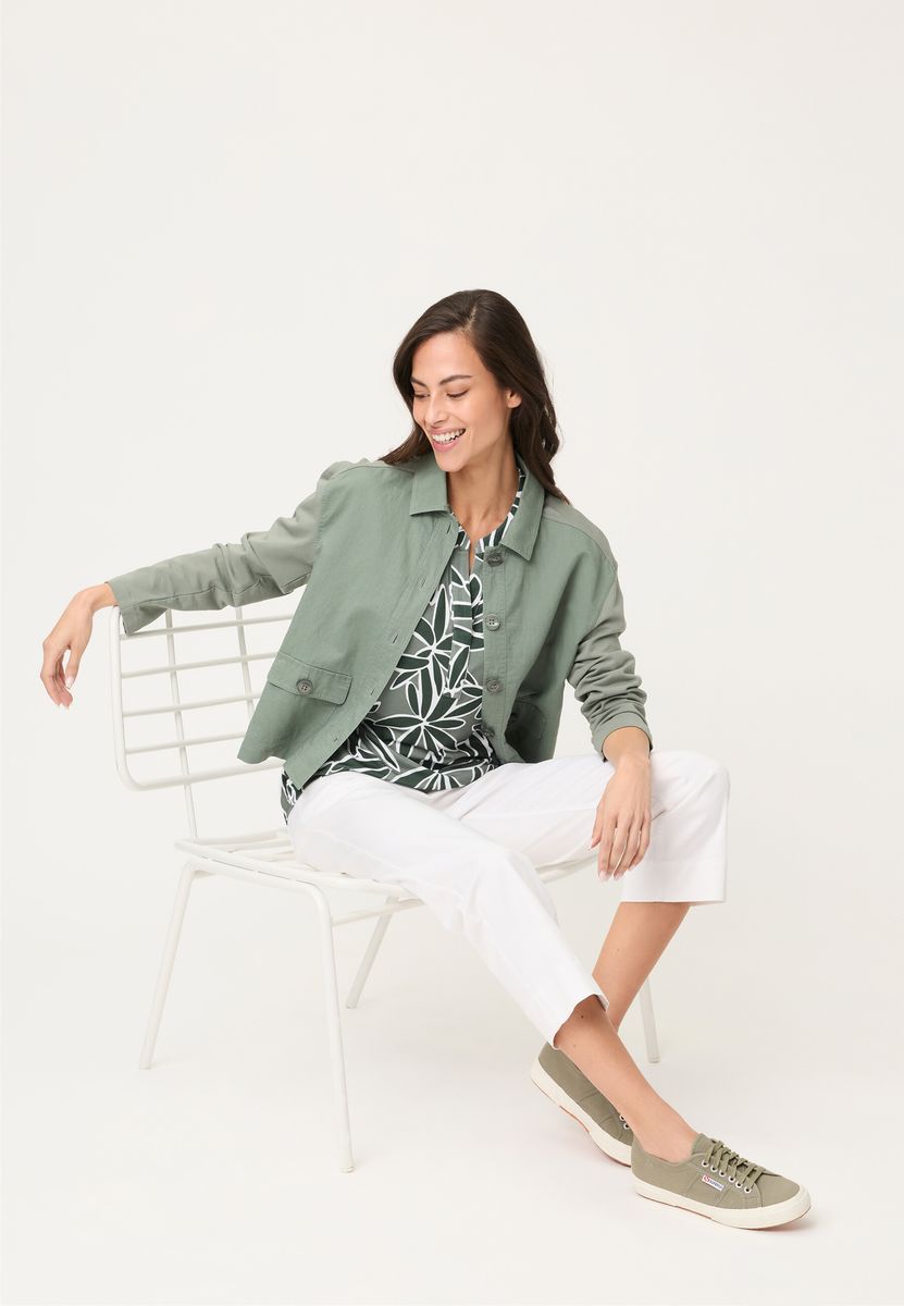 Tunikashirt mit Kimonoärmeln und Blättermuster