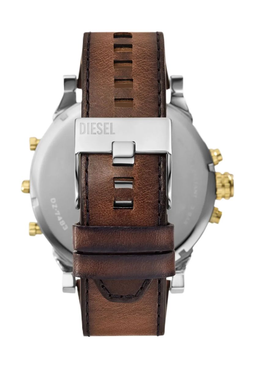 Oversize-Chronograph mit mehreren Zeitzonen