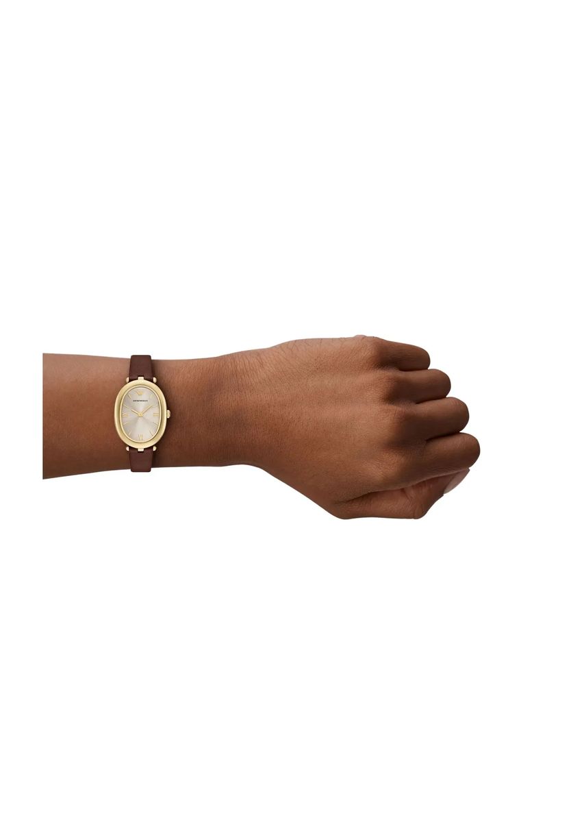 Elegante Uhr mit ovalem Zifferblatt