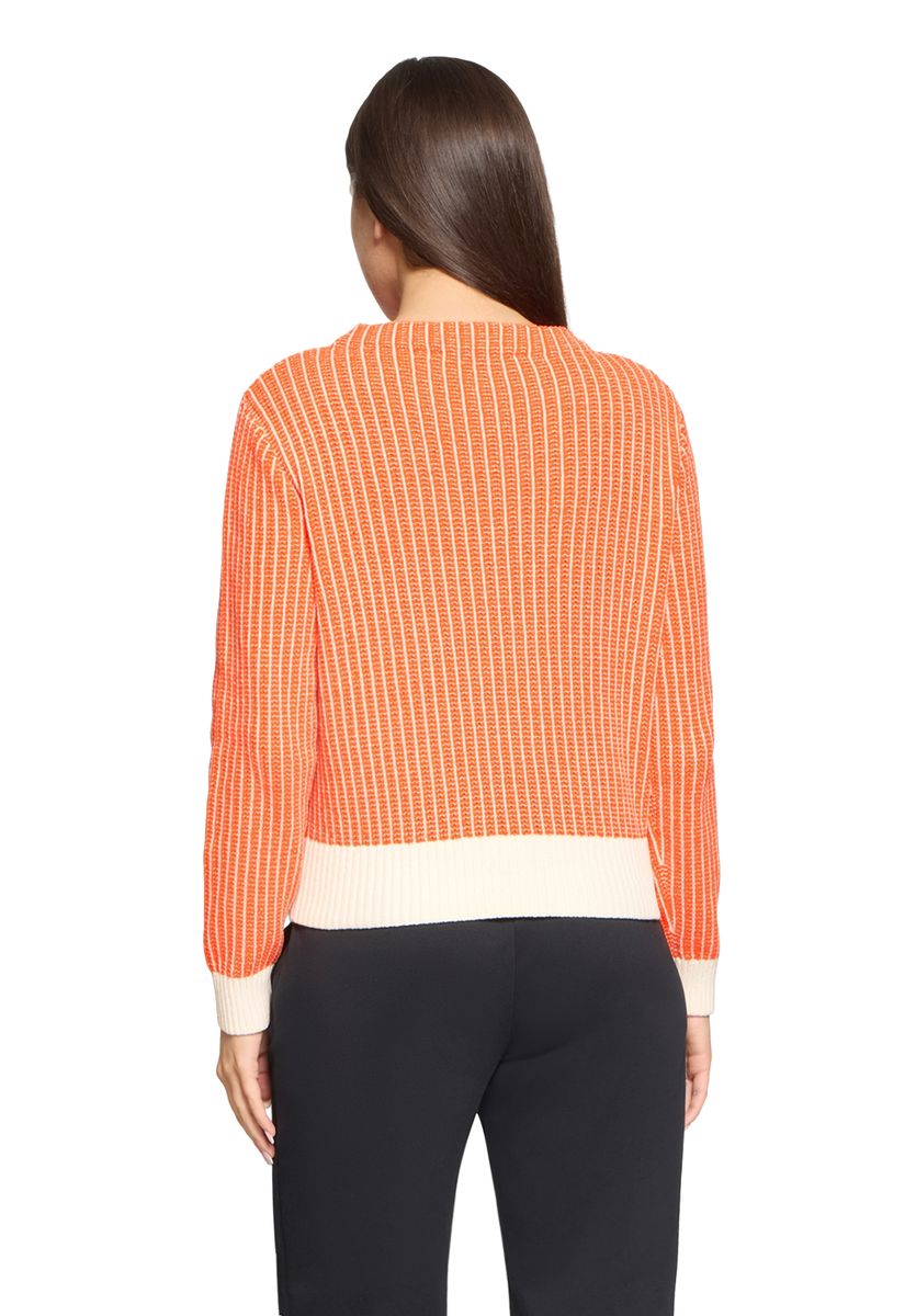 Vertikal gestreifter Rippstrick-Pullover