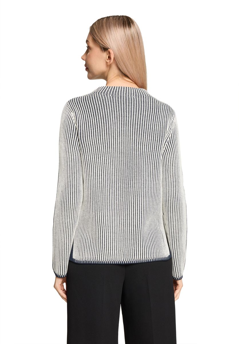 Gestreifter Rippenstrick-Pullover mit Stehkragen