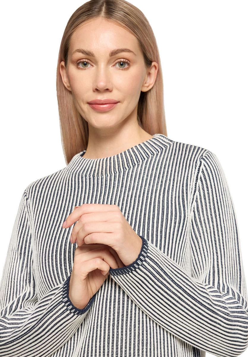 Gestreifter Rippenstrick-Pullover mit Stehkragen