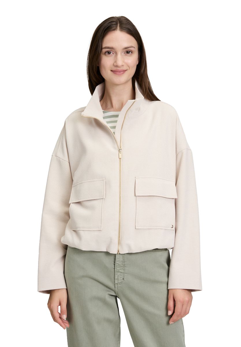 Kurze Utility-Jacke mit Stehkragen