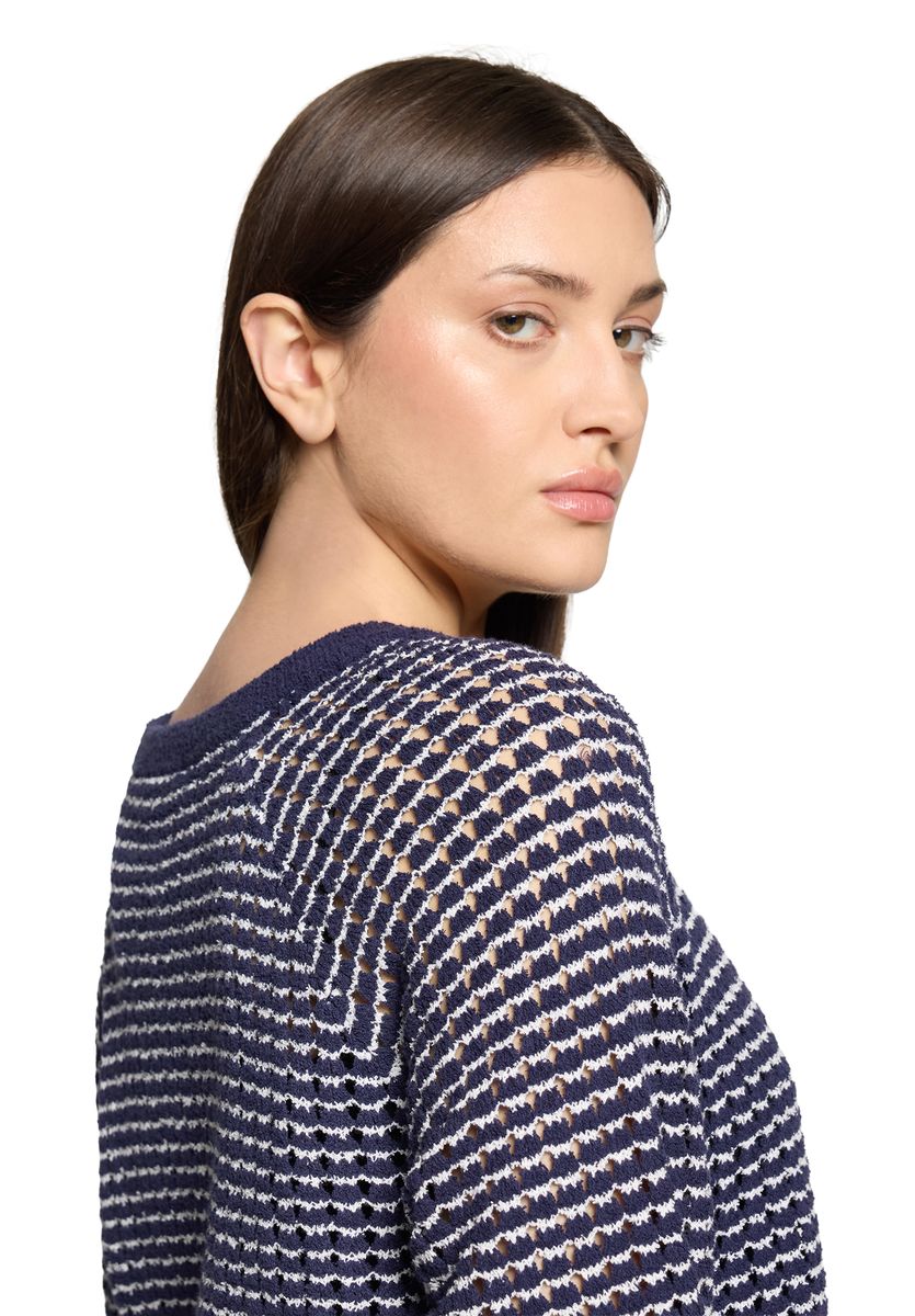 Gestreifter Lochstrick-Pullover mit 3/4-Arm