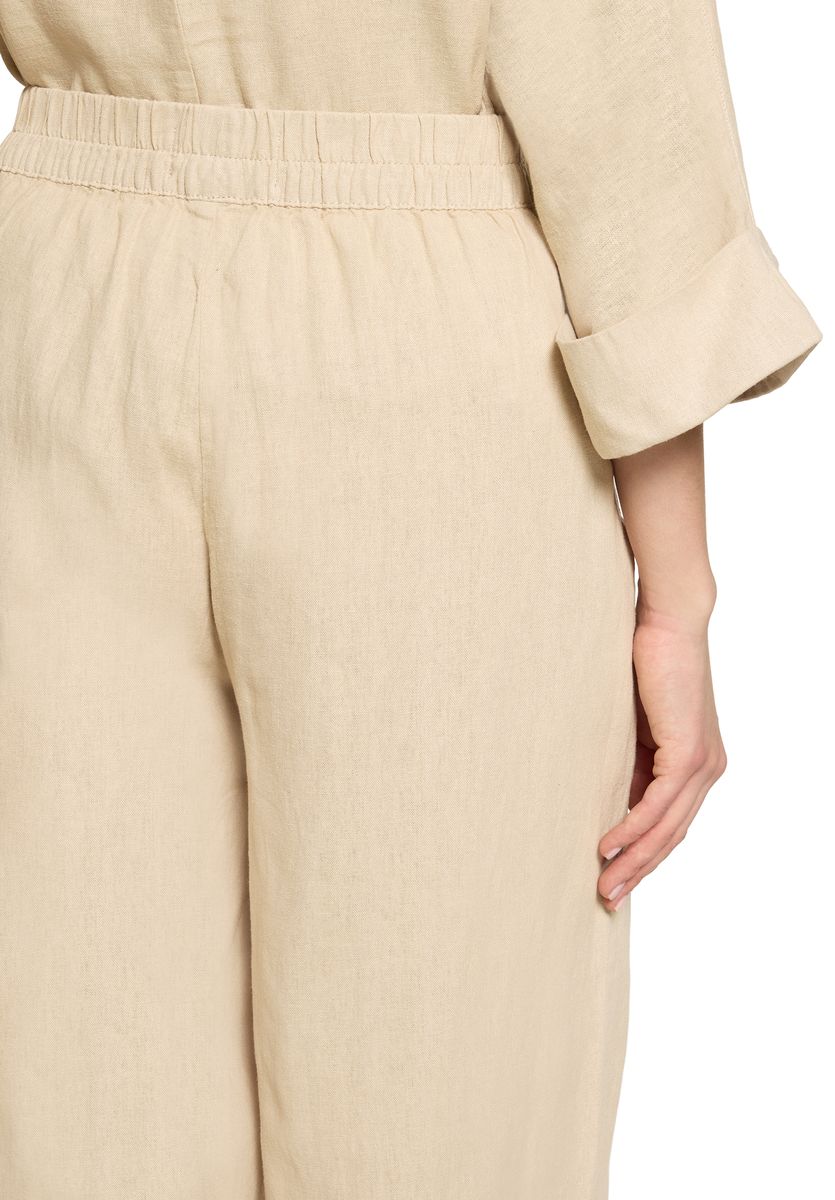 Weit geschnittene Hose mit Tunnelzug