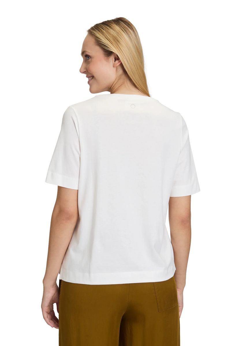 Besticktes T-Shirt mit Blumen