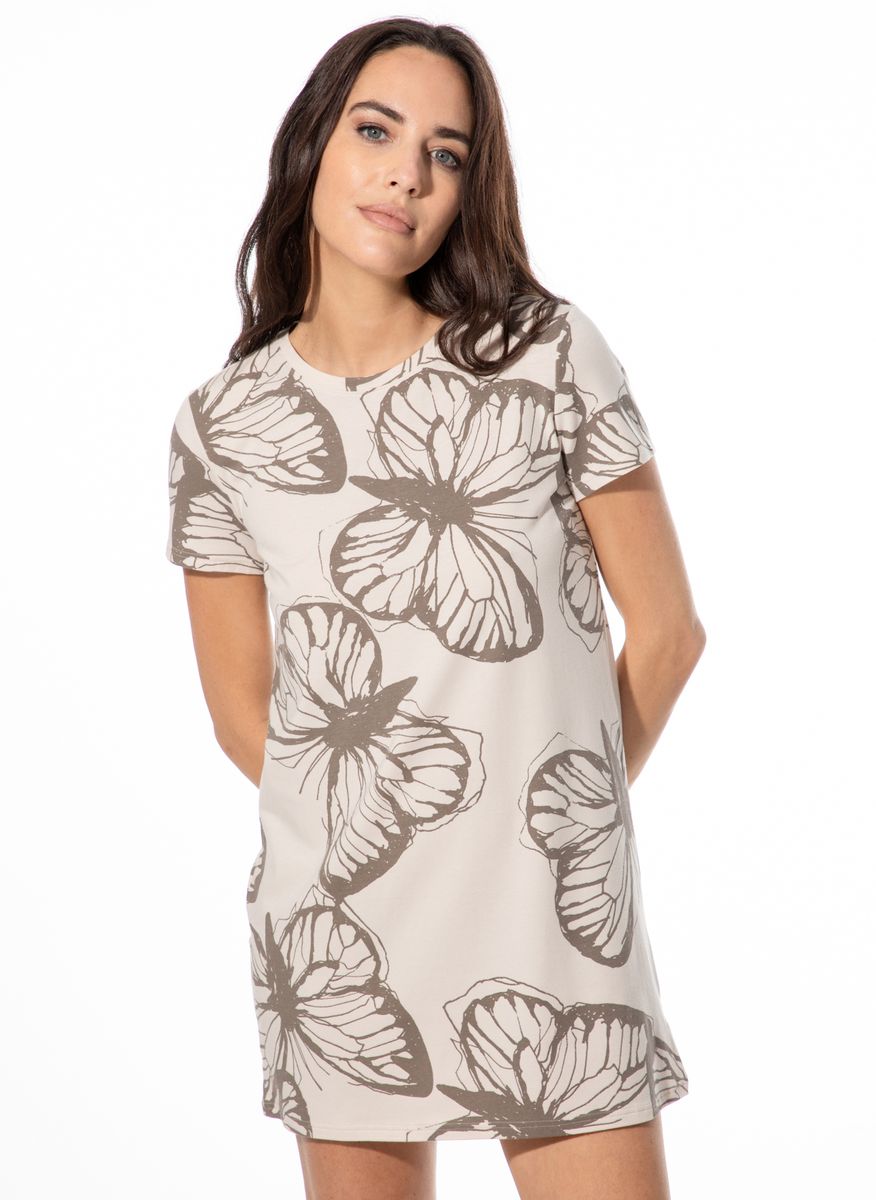 Entspanntes Nachtkleid mit Schmetterlingsgrafik