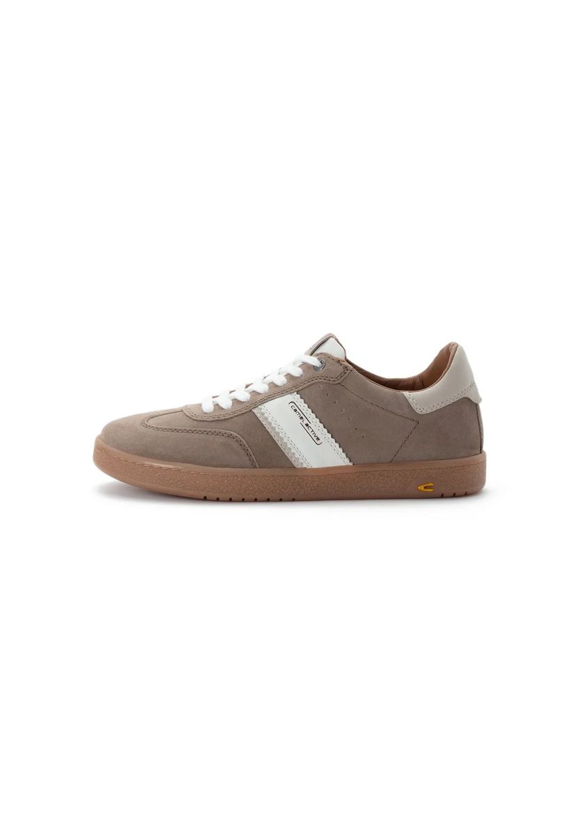 Suede Retro Low-Top Sneaker